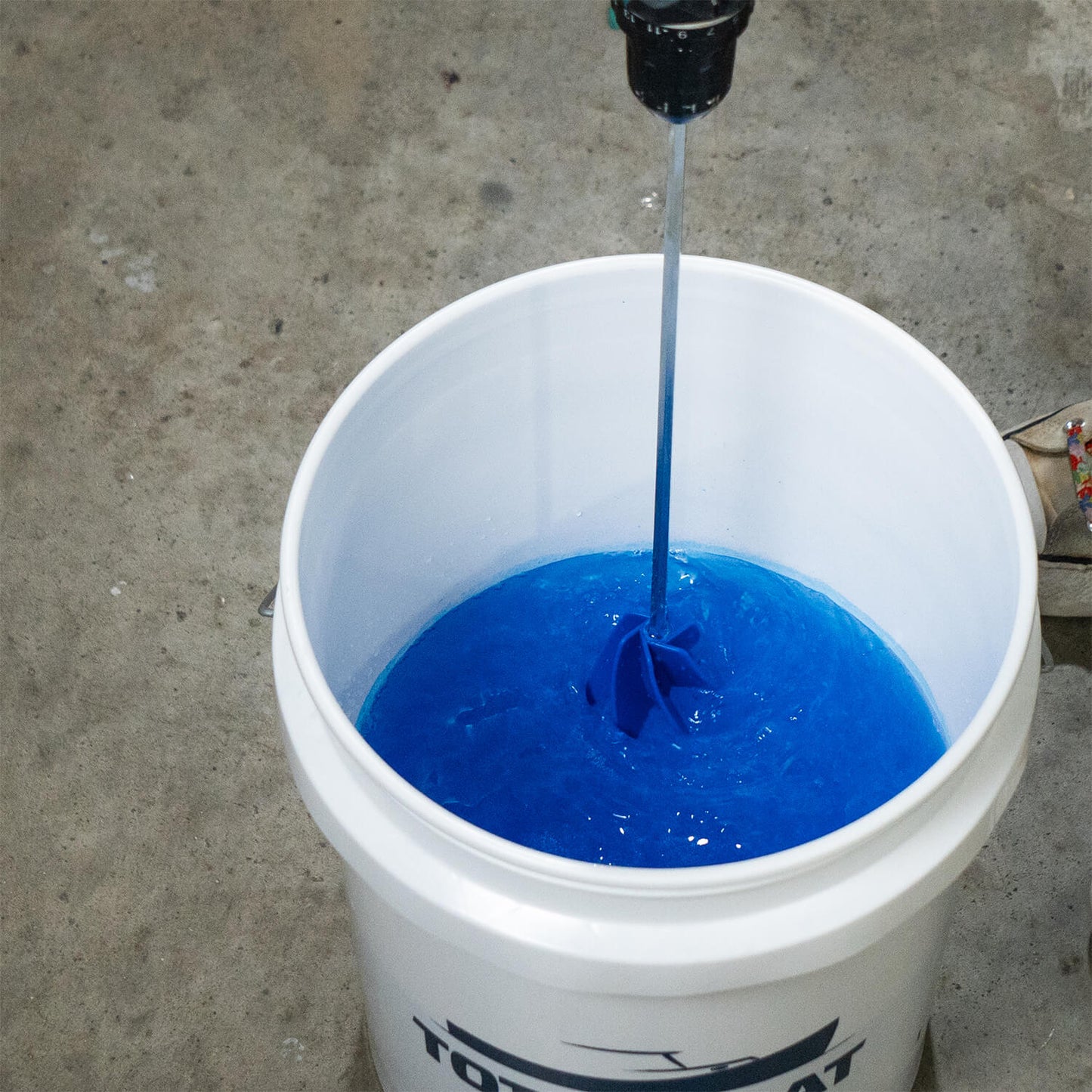 TotalBoat Helix Mixer For Paint and Resins: 5 Gallon Mixer in action